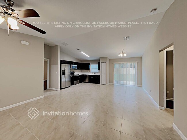 Foto del edificio - 550 SE Whitmore Dr