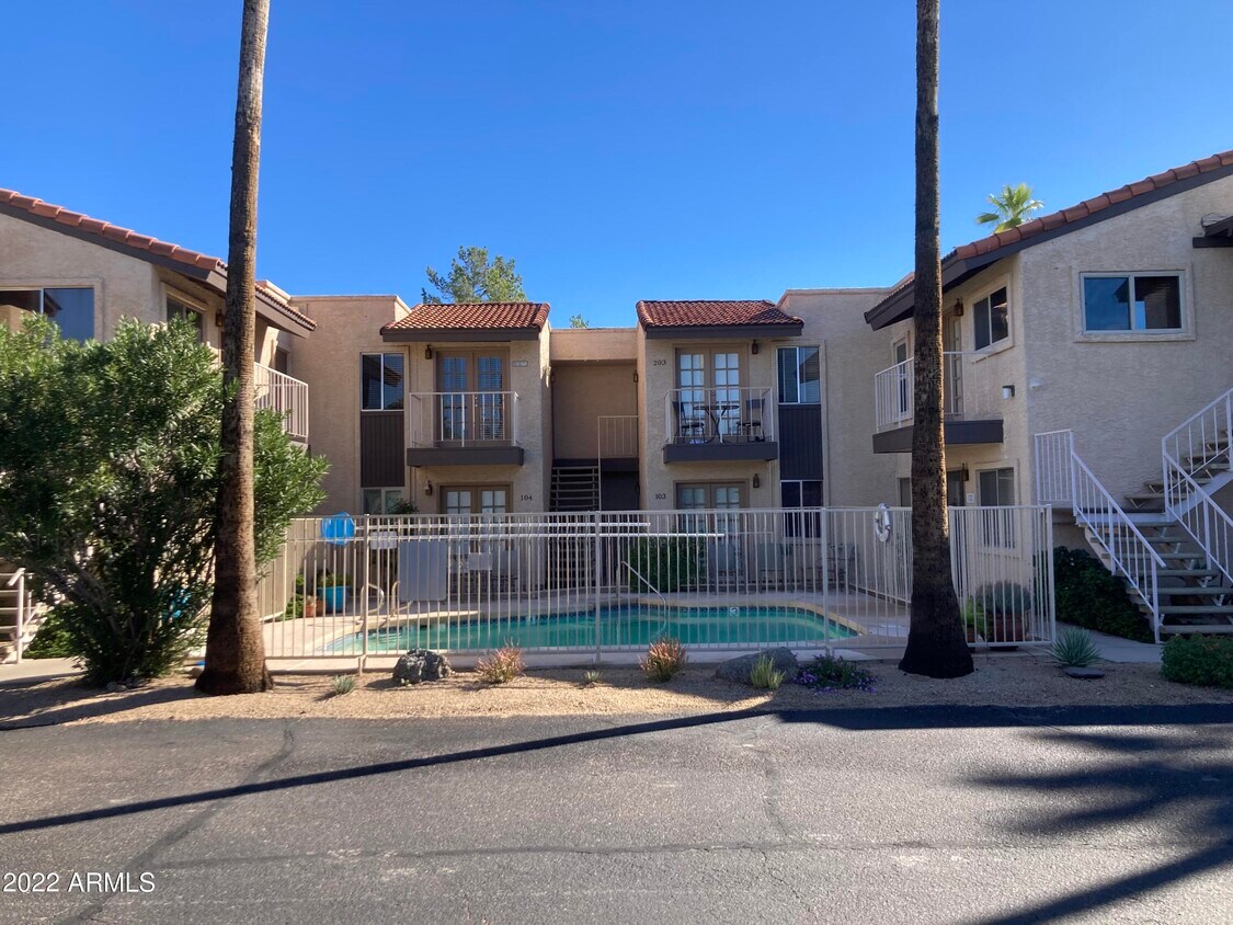 7502 E Carefree Dr Unit 204, Carefree, AZ 85377 Room for Rent in
