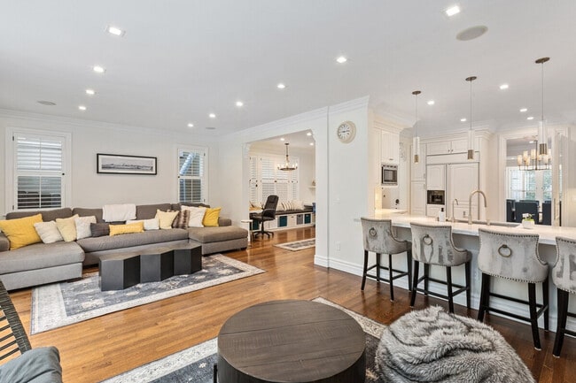 Foto del edificio - 180 Dorantes Ave