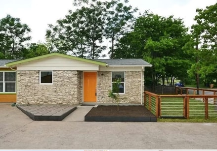 Frente desde la entrada - 1705 E 14th St