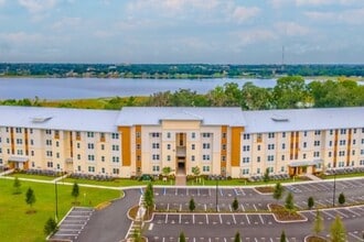 Building Photo - Saunders Lakefront Living