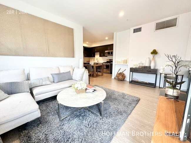 Foto del edificio - 11405 Chandler Blvd