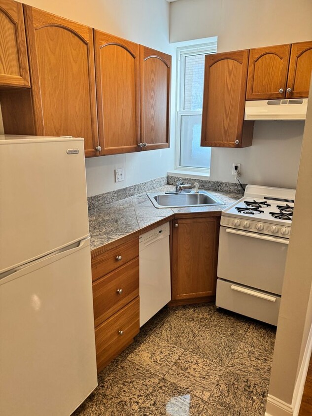 Foto principal - Beautiful 1 bed 1 bath in vibrant Allston
