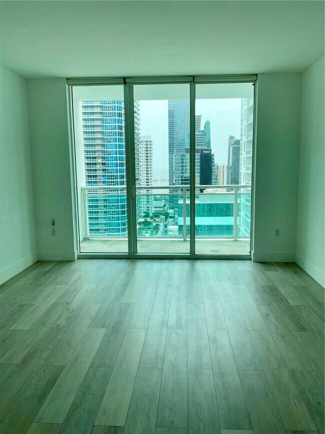 Foto del edificio - 950 Brickell Bay Dr