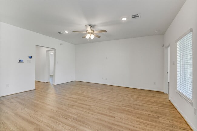 Foto del edificio - 11951 Pondwood Dr