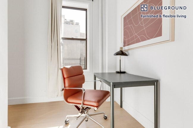 Foto del edificio - 244 W 72nd St