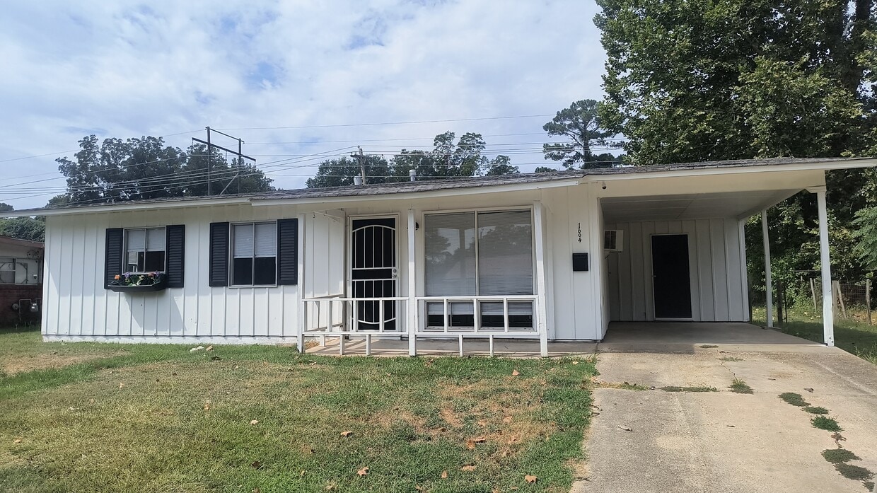 Foto principal - 1004 Bloomfield Dr