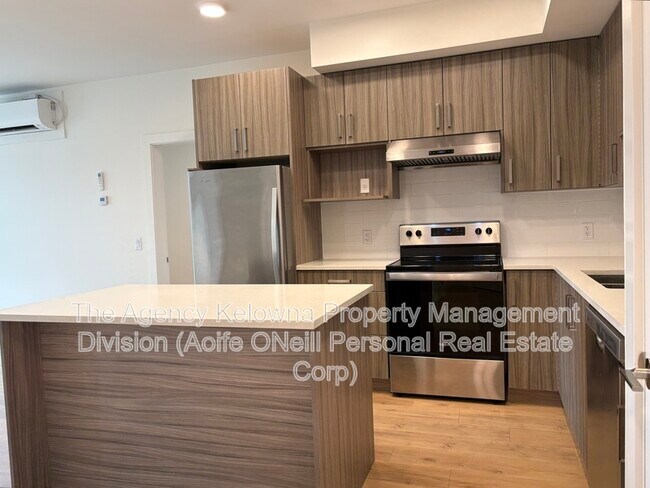 Photo du bâtiment - 1036 Coronation Ave
