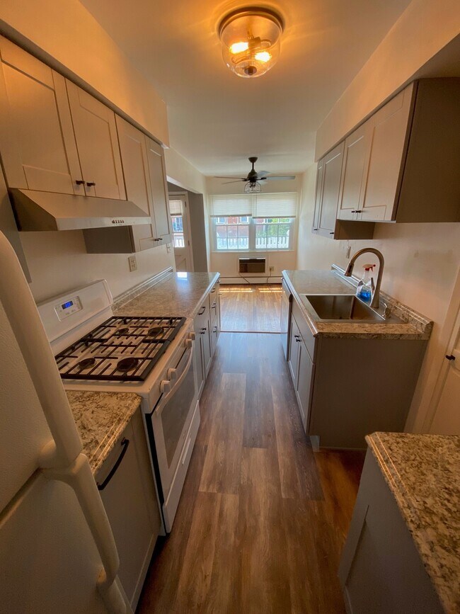 Foto del edificio - 6 Colonial Rd