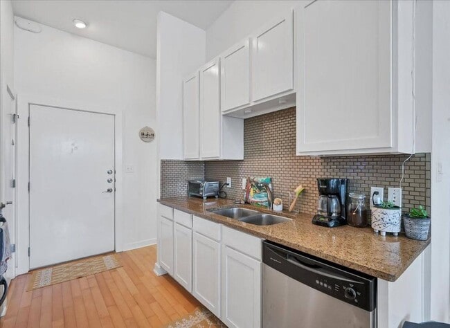 Foto del edificio - 2931 E 12th St