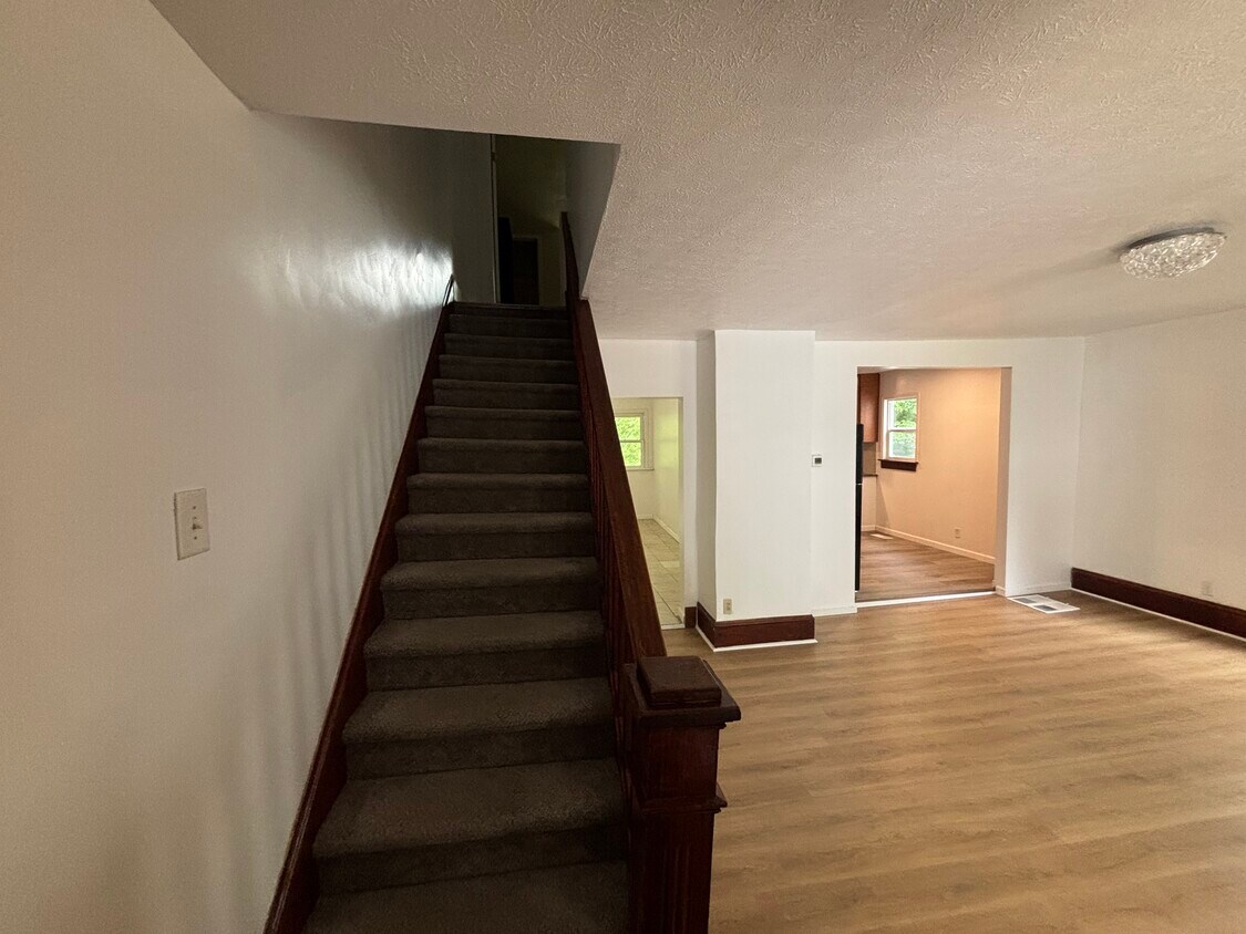 Foto principal - 245 Mills St