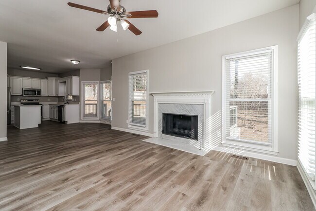 Foto del edificio - 245 St Martins Dr SE