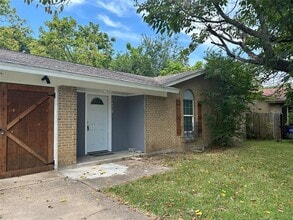 Building Photo - 14419 Briarcrest Dr
