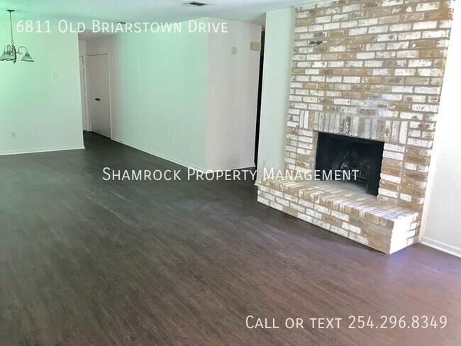 Building Photo - 1-Story Duplex