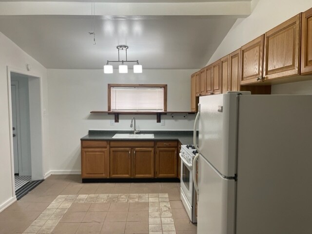 Building Photo - 705 Evergreen Ave