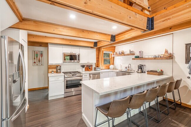 Foto del edificio - 932 Harold Dr