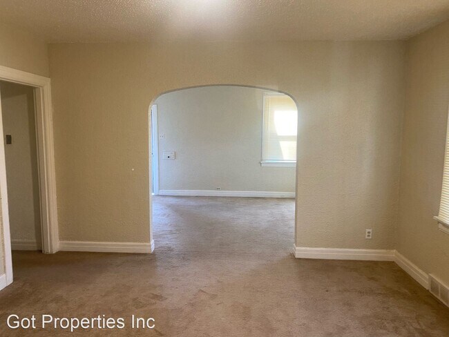 Building Photo - 2 br, 1 bath House - 9279 E Breckenridge Rd