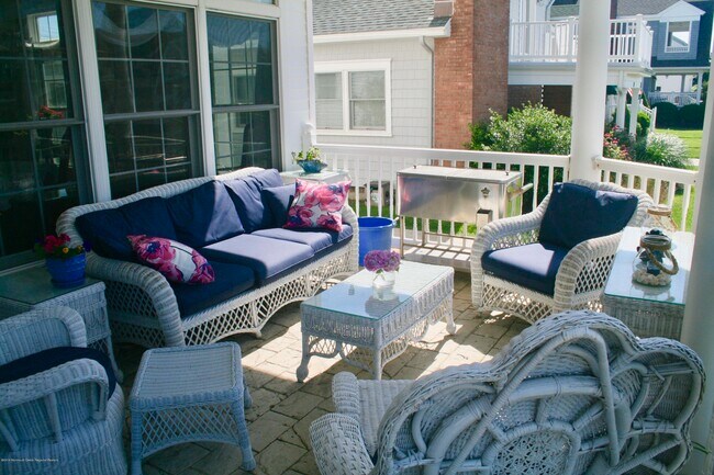 Foto del edificio - 14 Pennsylvania Ave