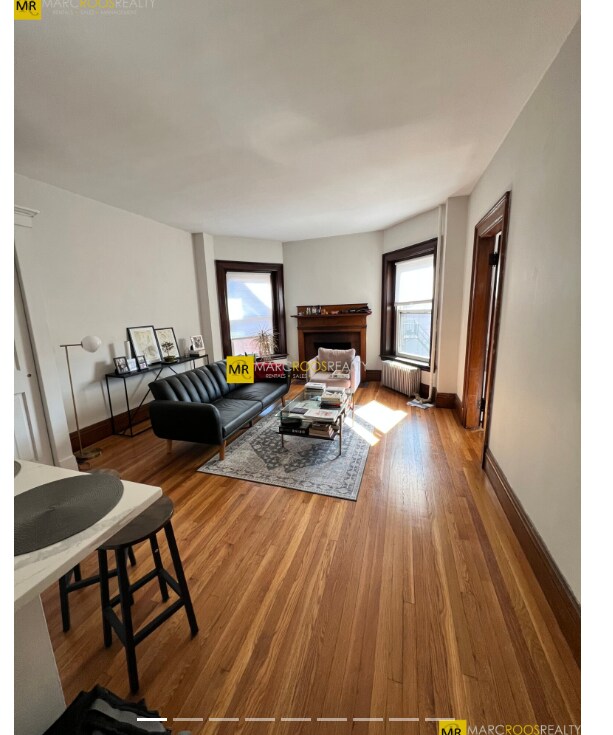 Building Photo - 869 Beacon St