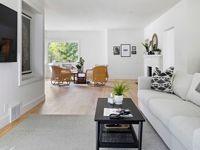 Foto del edificio - 3810 W 46th St