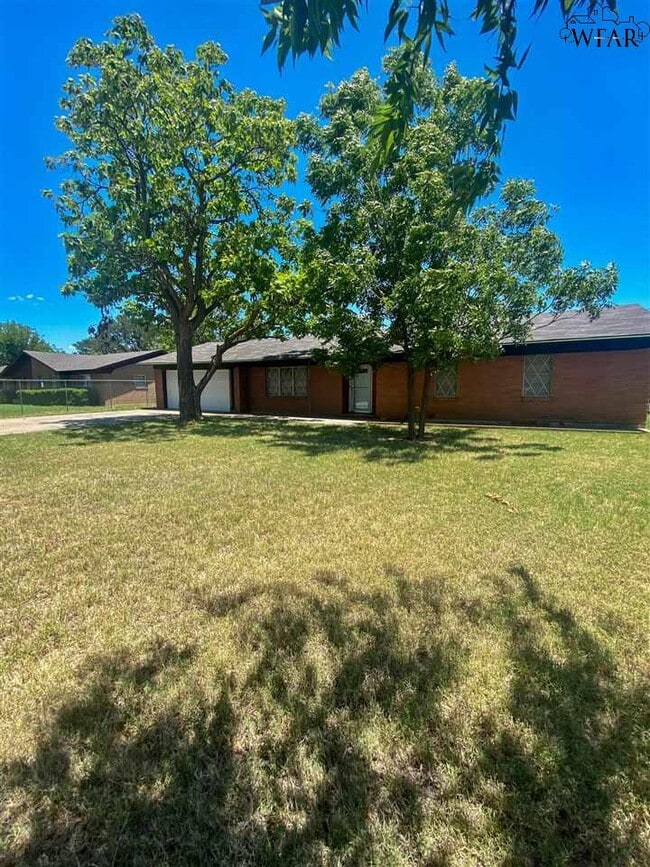 Building Photo - 6750 Southwest Pkwy