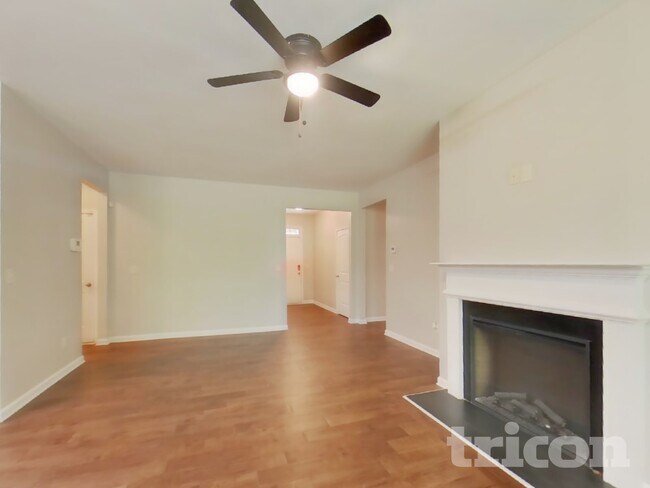 Building Photo - 474 Lake Ridge Ln