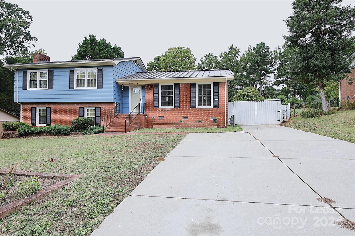 Foto principal - 3225 Olde Creek Trail