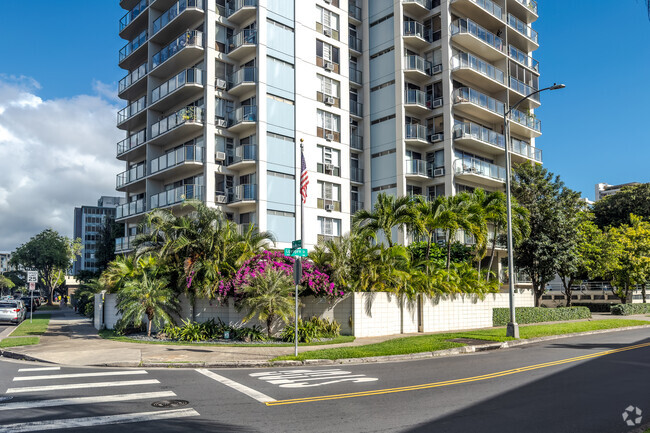 Building Photo - Marina Towers