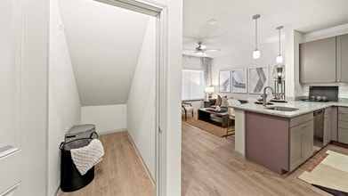 Building Photo - 1101 Halsey Dr