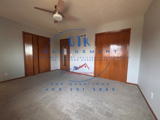 Foto del edificio - 8054 Redick Ave