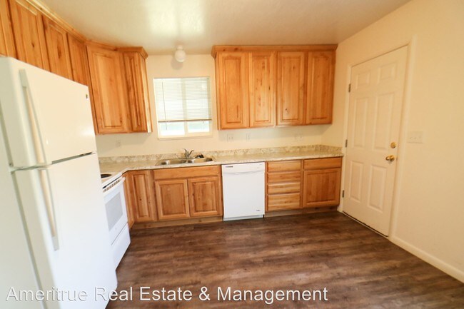 Foto del edificio - 240 S Cherry Hill Dr