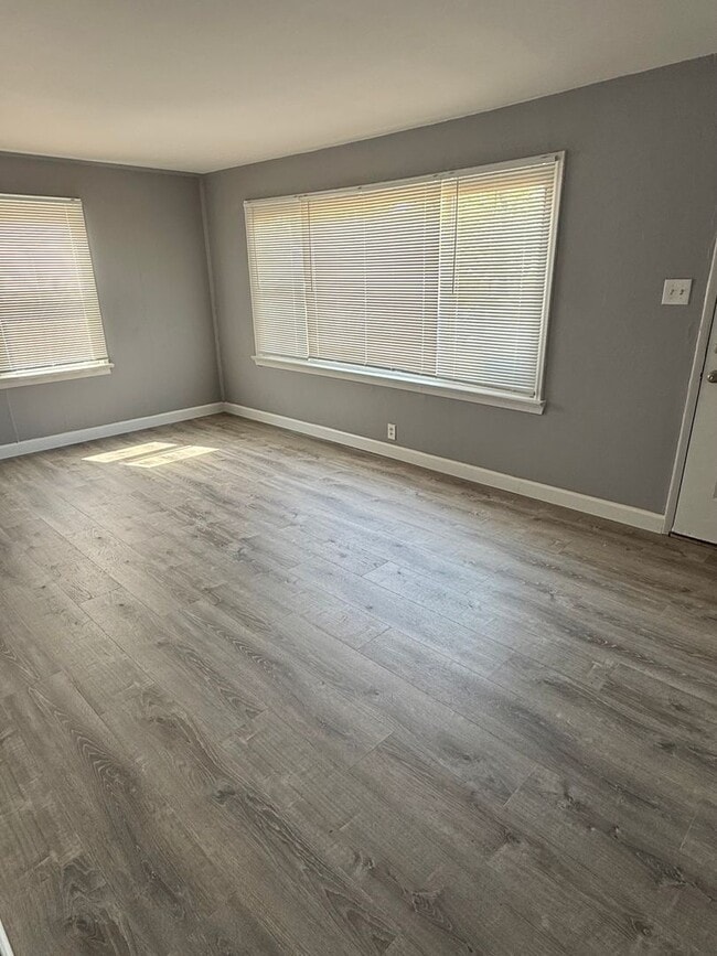 Building Photo - 3 Bedroom Home for Rent