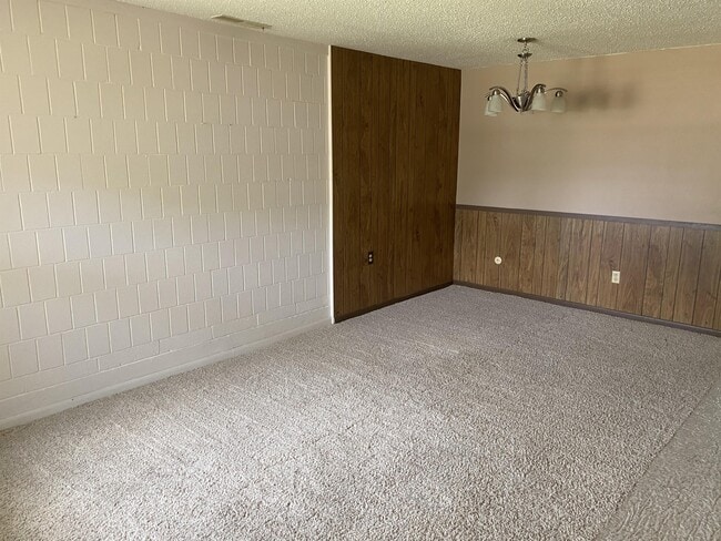 Building Photo - 3426 W Dorchester Ridge