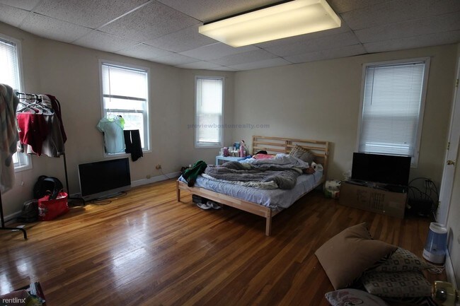 Foto del edificio - 3 br, 1 bath  - 803 Boylston Street #BS