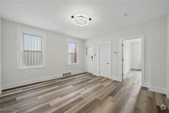 Building Photo - 2471 Tremont Ave
