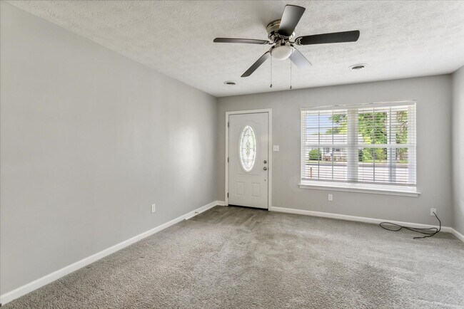 Building Photo - Modern & Move In Ready Rancher!