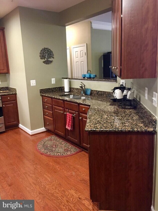 701 Cobblestone Blvd Unit 207, Fredericksburg, VA 22401 Room for Rent