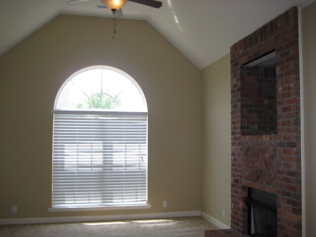 Building Photo - 3013 Community Cir