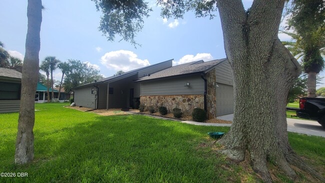 Building Photo - 176 Gull Cir N