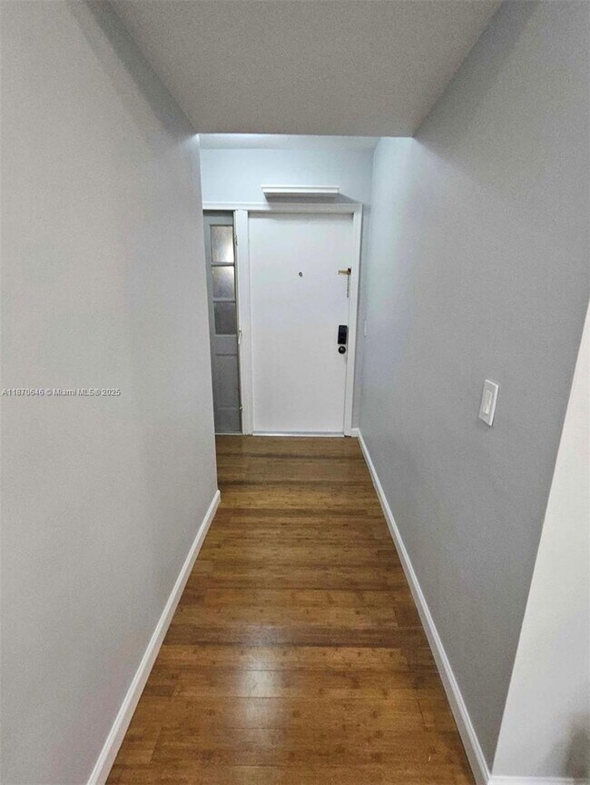 Foto del edificio - 2461 SW 82nd Ave