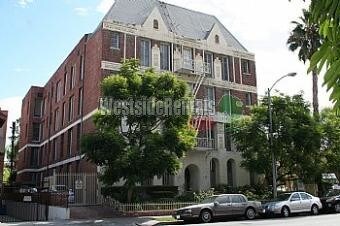Foto principal - 656 S Ridgeley Dr