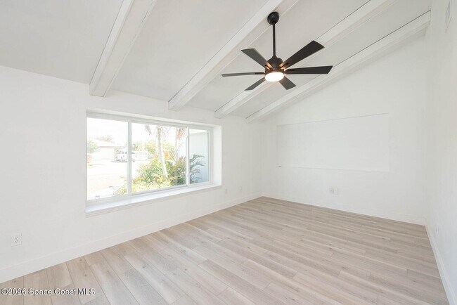 Building Photo - 790 Palm Dr