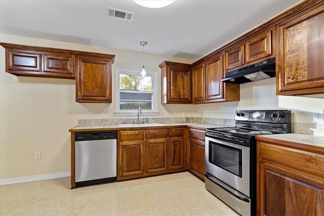 Building Photo - 1406 Hooks Dr