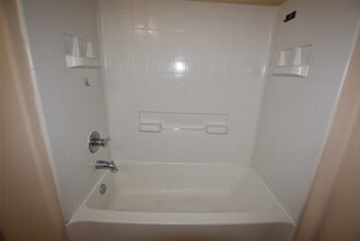 Building Photo - 7906 Big Oak Dr