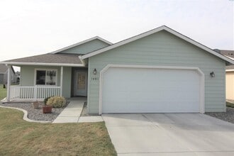 Building Photo - 1461 Larkspur Dr