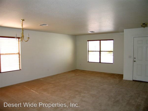 Building Photo - 4 br, 2 bath House - 1206 E BETH DR