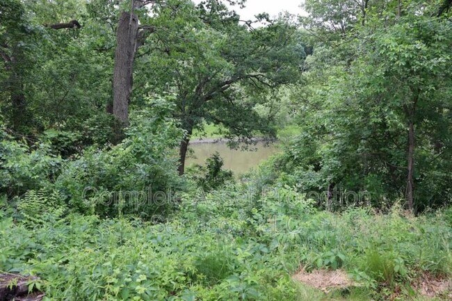 Foto del edificio - 2419 Riverside Dr