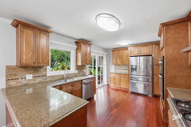 Building Photo - 750 Dunhill Dr