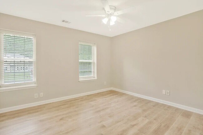 Building Photo - 4004 Melvin Dr SW