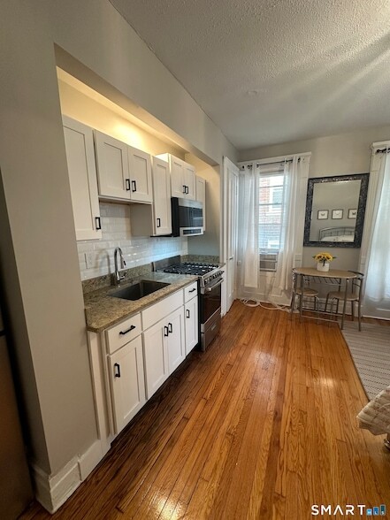 Foto del edificio - 1220 Chapel St